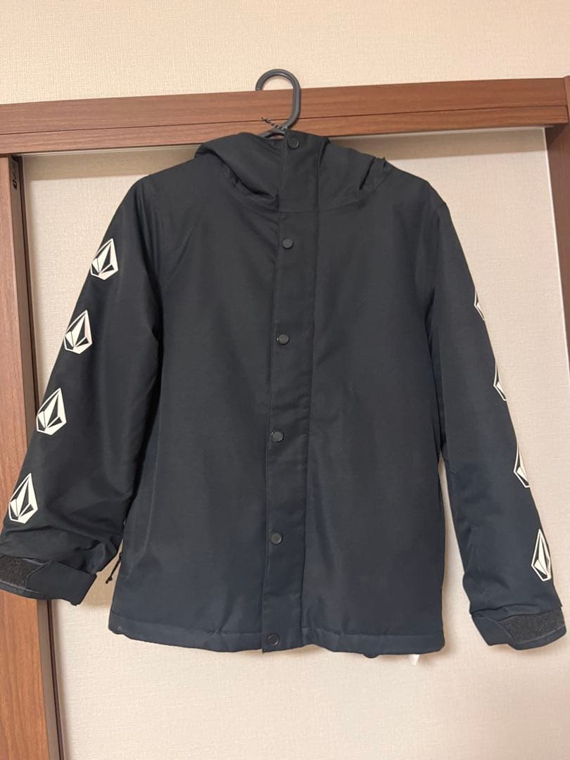 お値下げ‼️Volcom フード付き黒スノーボードジャケット