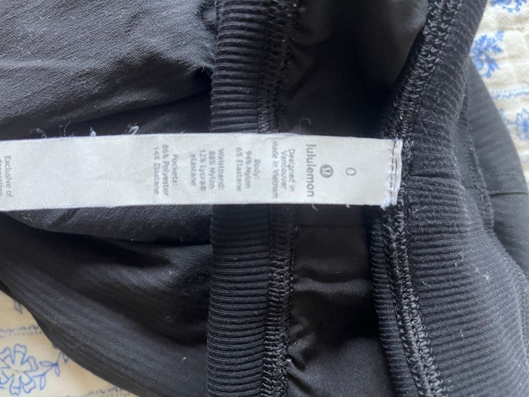 値下！lululemon ルルレモン　ブラックジョガーパンツ（サイズ測定あり）