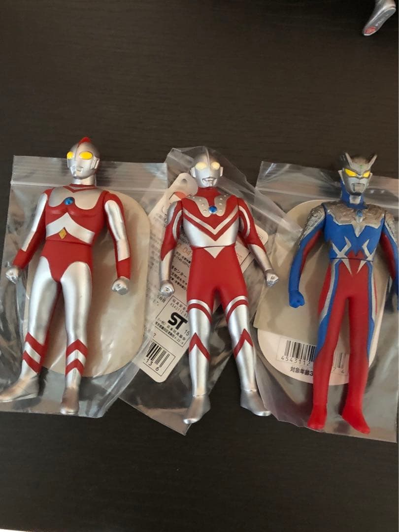 ウルトラヒーロー500 ソフビ9体&ブラザーズマント、キンガスパークセット