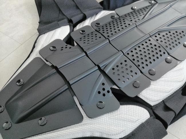 美品 鎧武者 YOROI MUSHA 脊髄プロテクター付き ボディプロテクターM