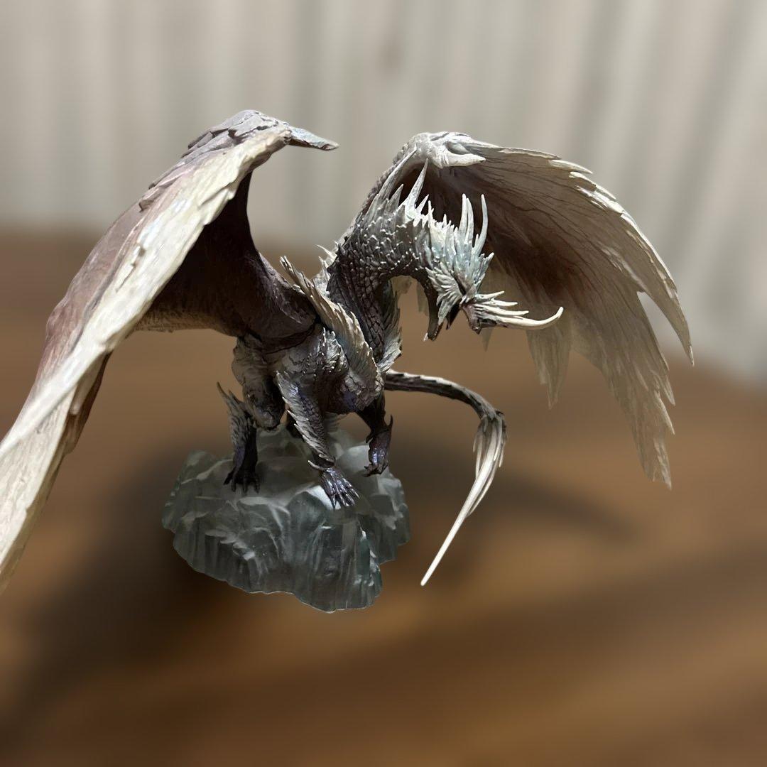 モンスターハンターワールドアイスボーン 一番くじイヴェルカーナ フィギュア