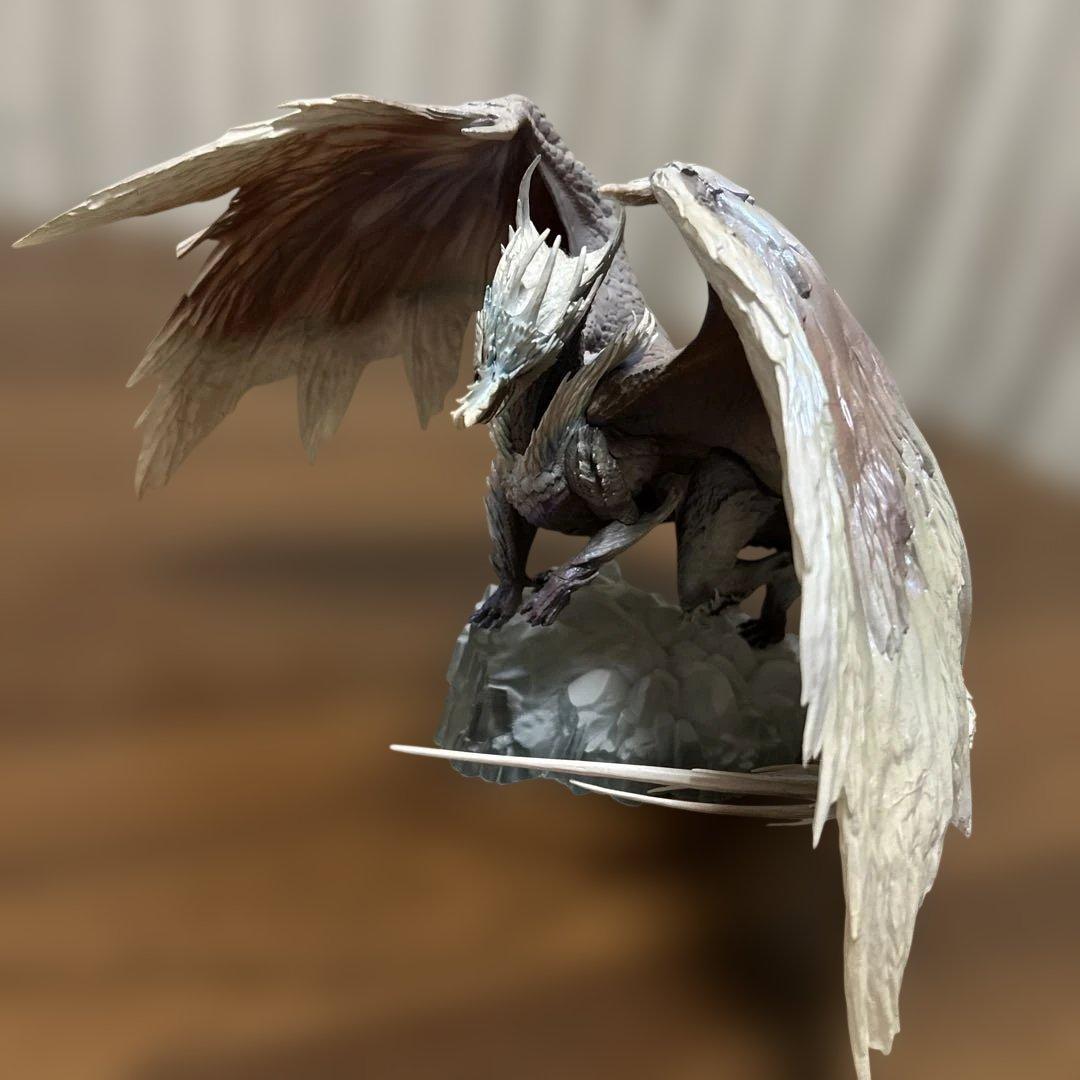 モンスターハンターワールドアイスボーン 一番くじイヴェルカーナ フィギュア