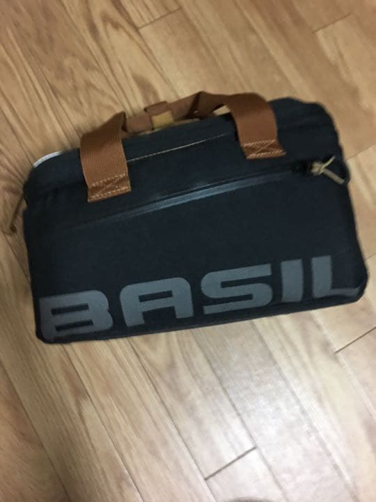 トランクバッグ　自転車用キャリアバック　basil社　MilesTrunkBag