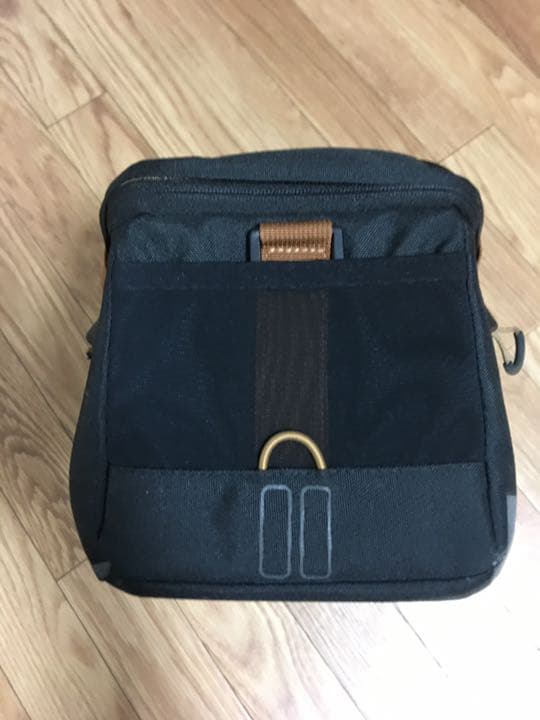 トランクバッグ　自転車用キャリアバック　basil社　MilesTrunkBag