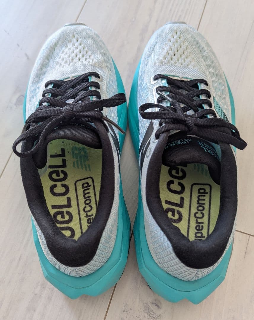 スパイク・シューズ New Balance FuelCell SuperComp Trainer