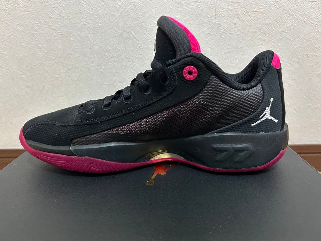 ルカ77 LUKA77 Jordan バスケットボールシューズ 黒　ピンク
