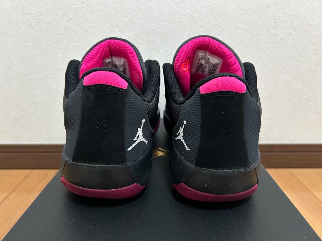 ルカ77 LUKA77 Jordan バスケットボールシューズ 黒　ピンク