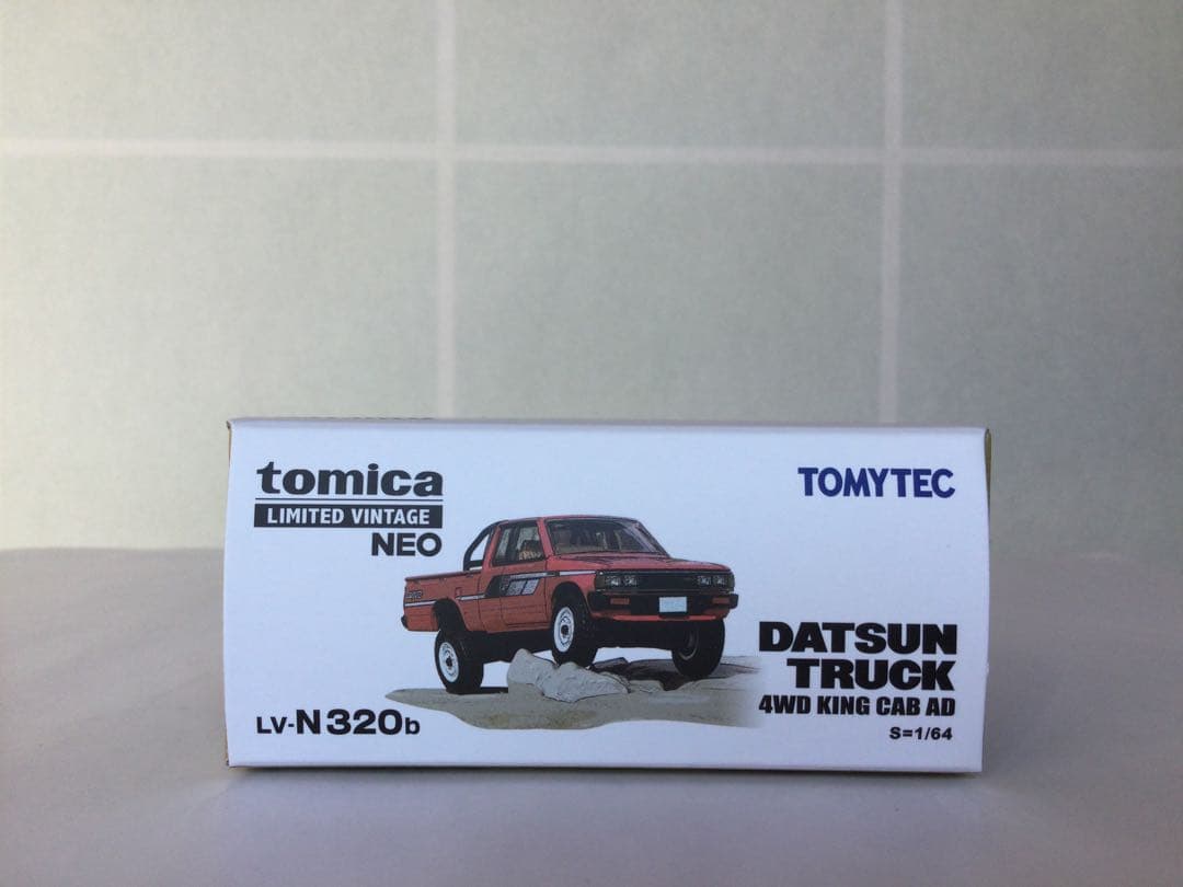 トミカリミテッドヴィンテージ LV-N320a.b DATSUN TRUCK2台
