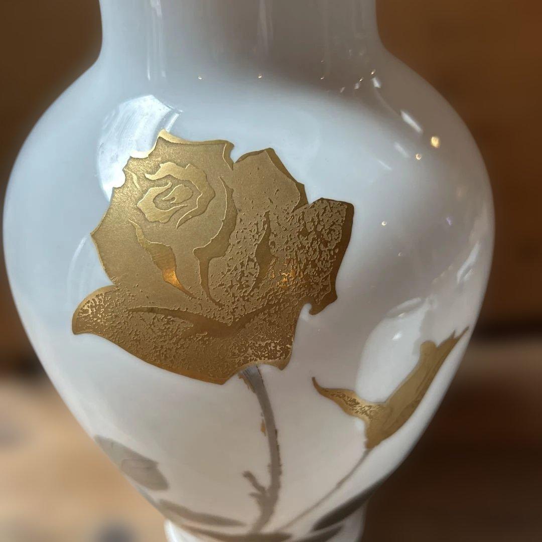 ホワイト花瓶セット 金色の花模様　2個