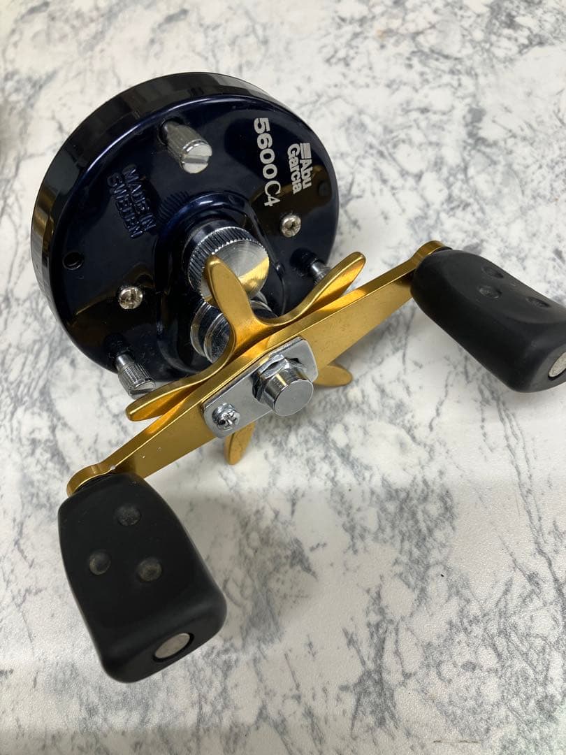 中古　アブガルシア　アンバサダー 5600C4 右用ベイトリール　ライギョ　バス