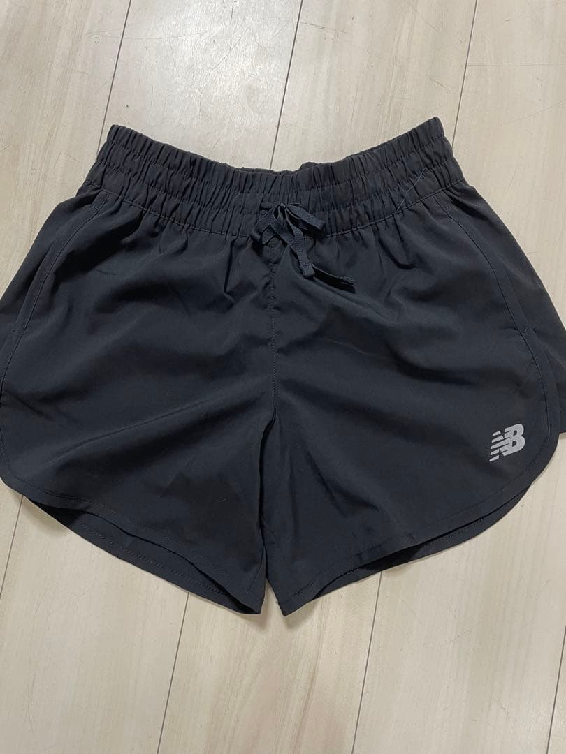 NIKE、ニューバランス　adidasランニングパンツ　3枚