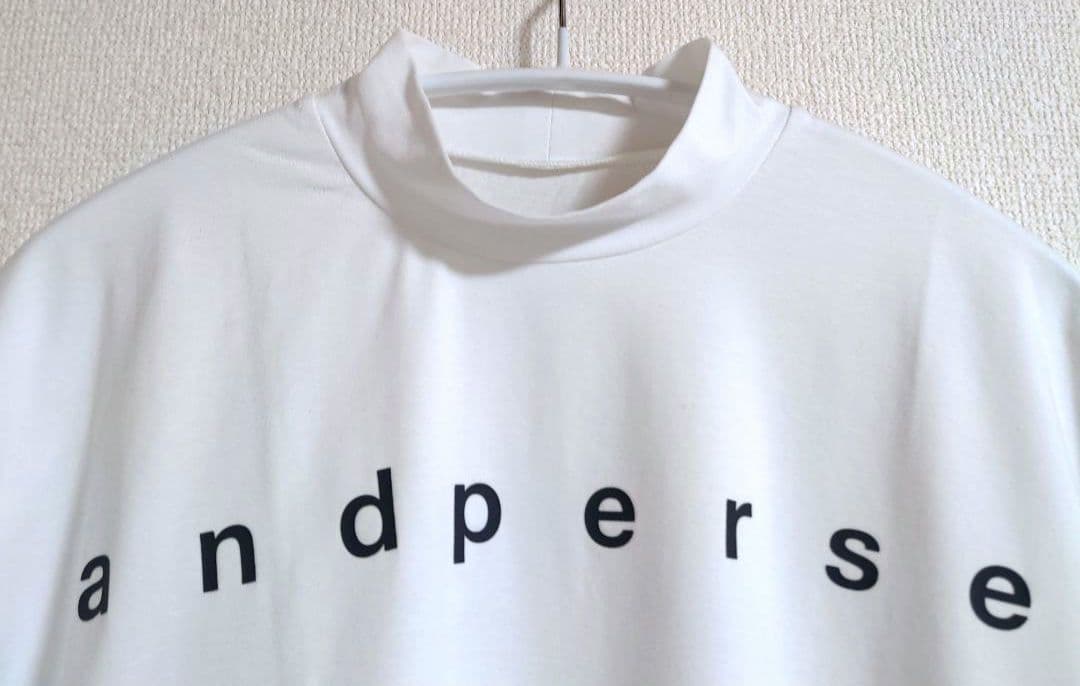 再再再値下げ新品　アンパスィ　モックネックL　白