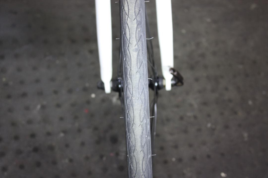 NESTO(ネスト) VACANZE 700C シマノ7速 440mm 白クロス