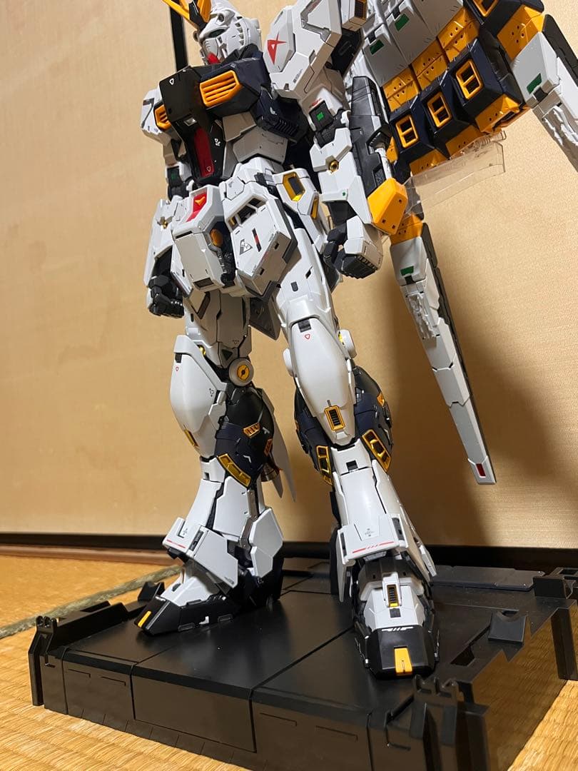 PGUνガンダム　完成品　LED無し