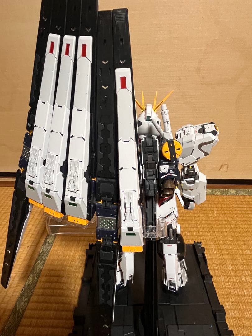 PGUνガンダム　完成品　LED無し