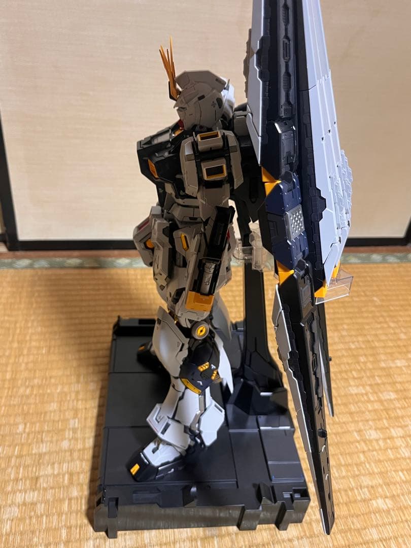 PGUνガンダム　完成品　LED無し