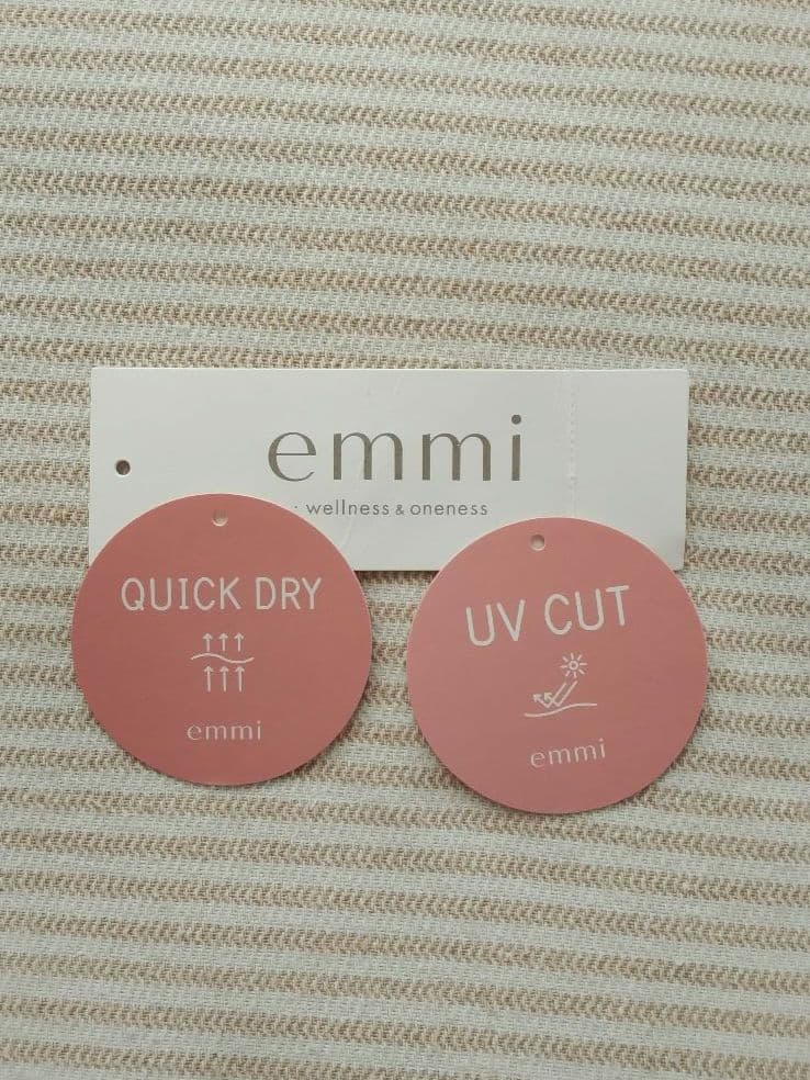 【美品】emmi yoga 花柄レギンス イエロー クイックドライ/UVカット