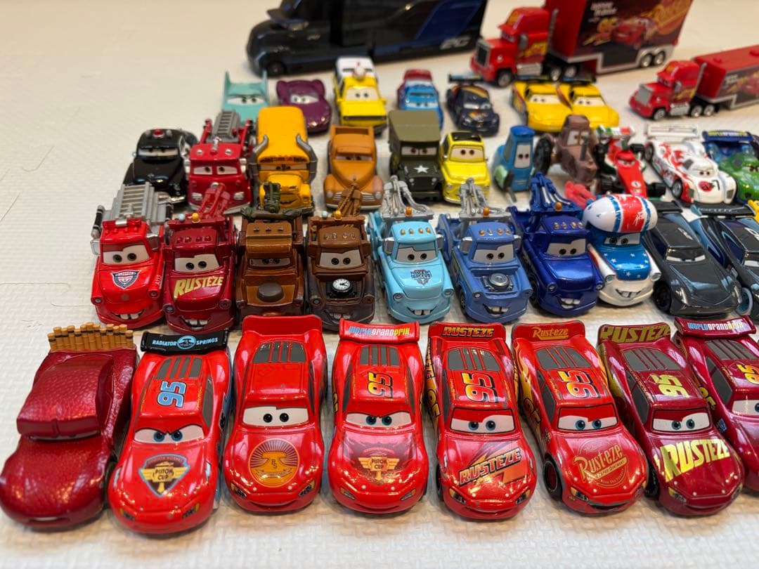 カーズ トミカ49台　まとめ売り　廃盤品あり