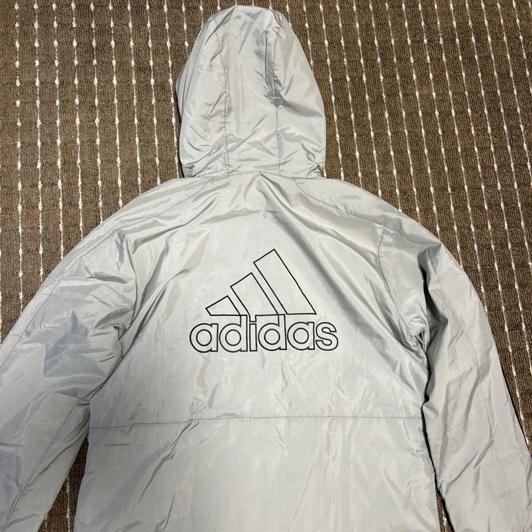 未使用品‼️adidasベンチコート光沢のあるグレー