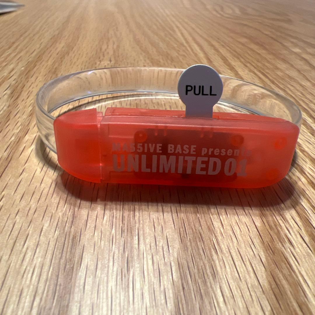 MA55IVE BASE UNLIMITED キーホルダー、 ライトブレスセット
