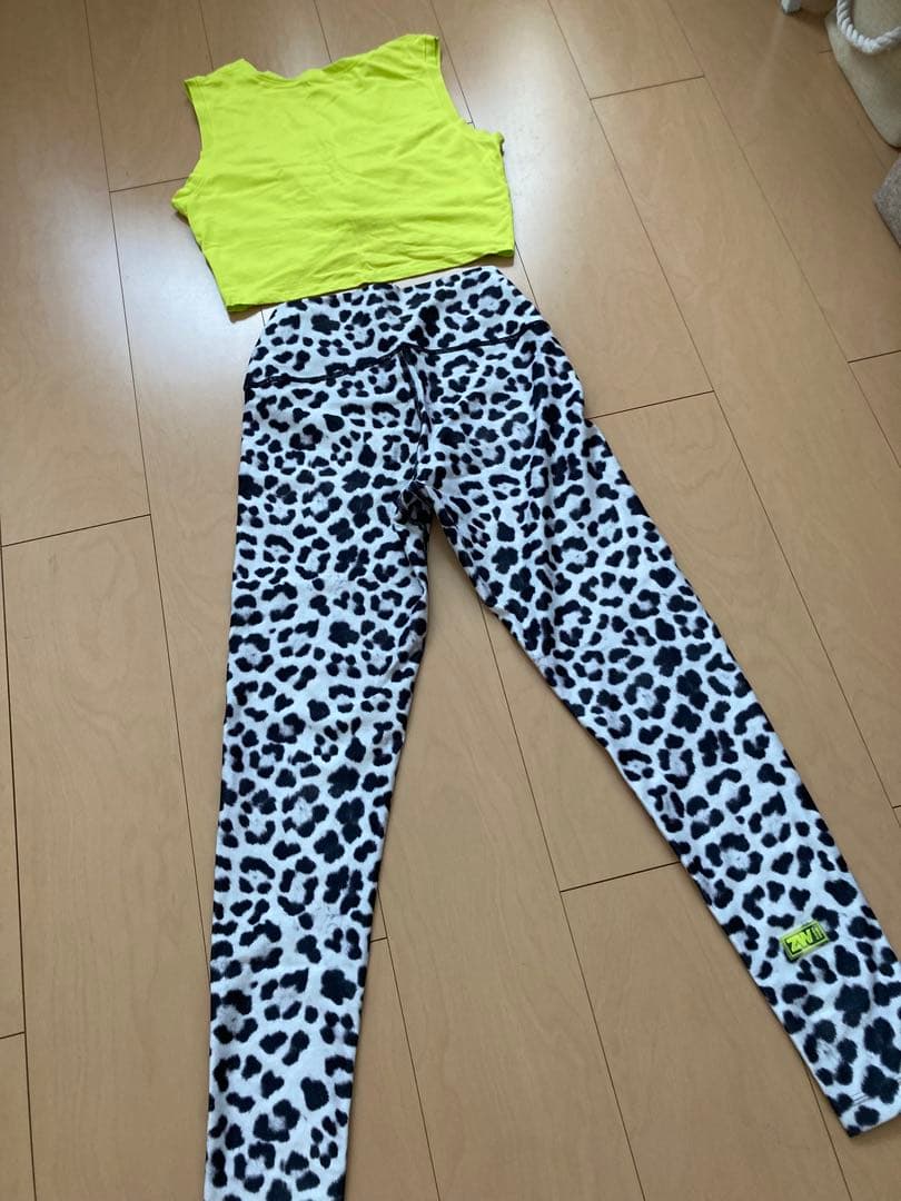 ズンバZUMBAトップスとレギンス セットアップXS