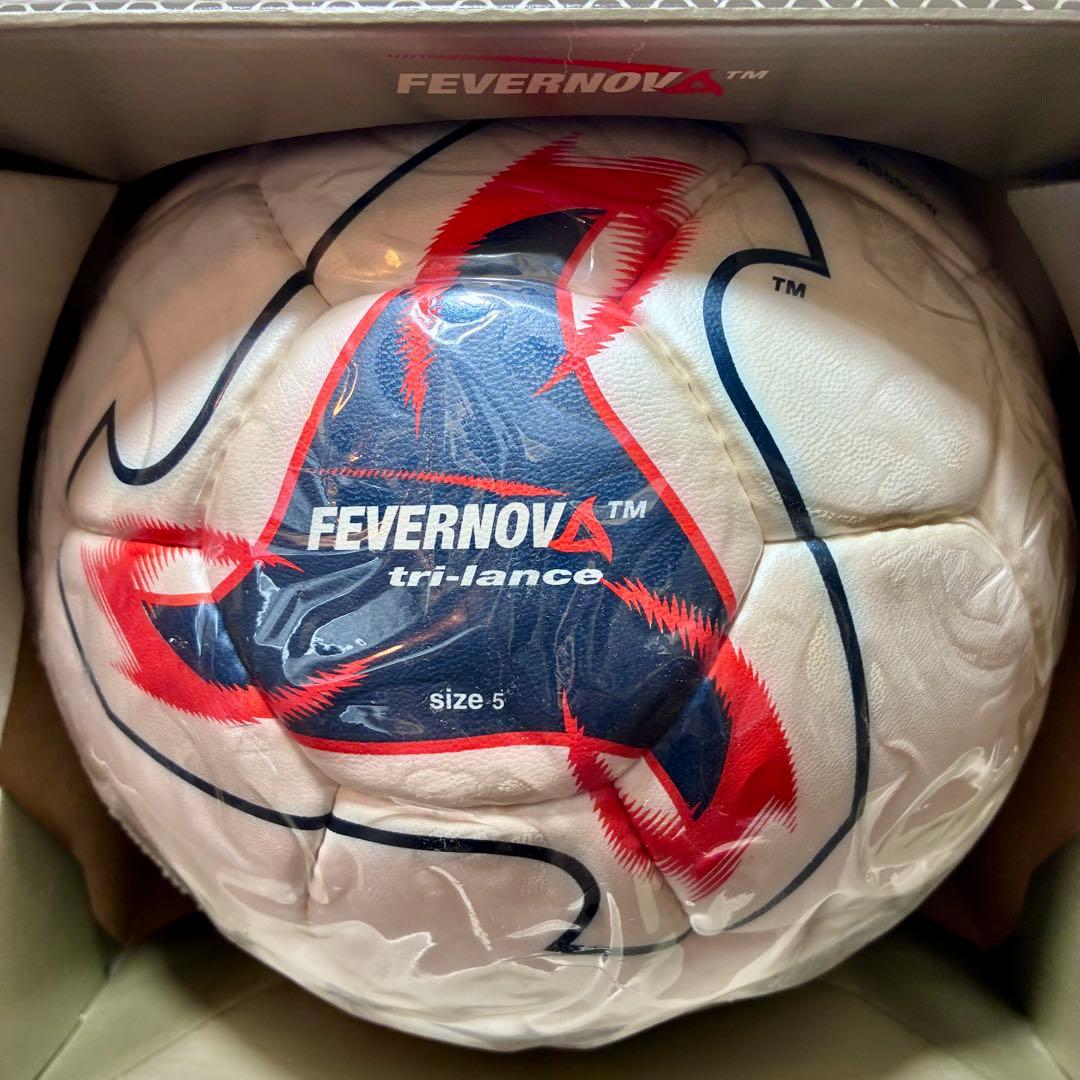 adidas FEVERNOVA サッカーボール サイズ5 ベッカムサイン入り