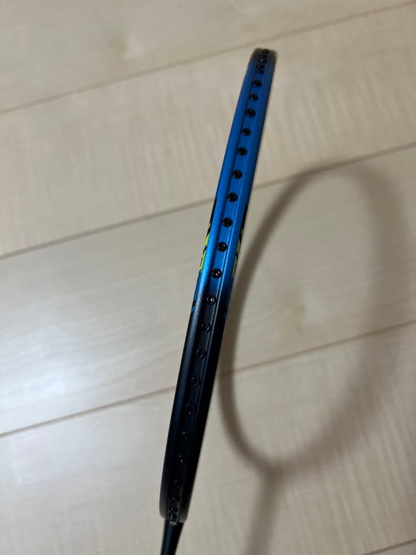 美品　廃盤品Yonexナノフレア700 5u6g