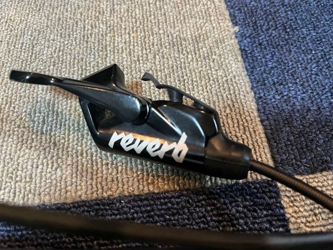 RockShox Reverb シートポスト