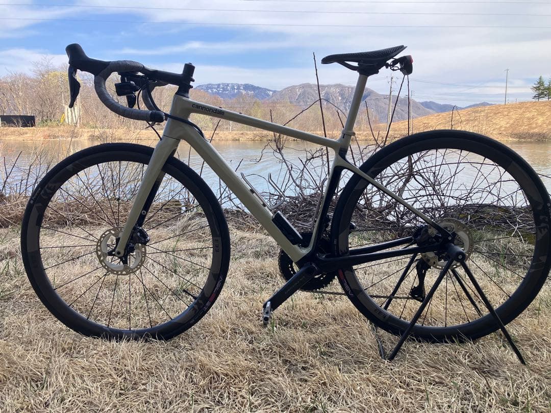 23Cannondale SynapseRLE2Di2 r8100カスタム車両