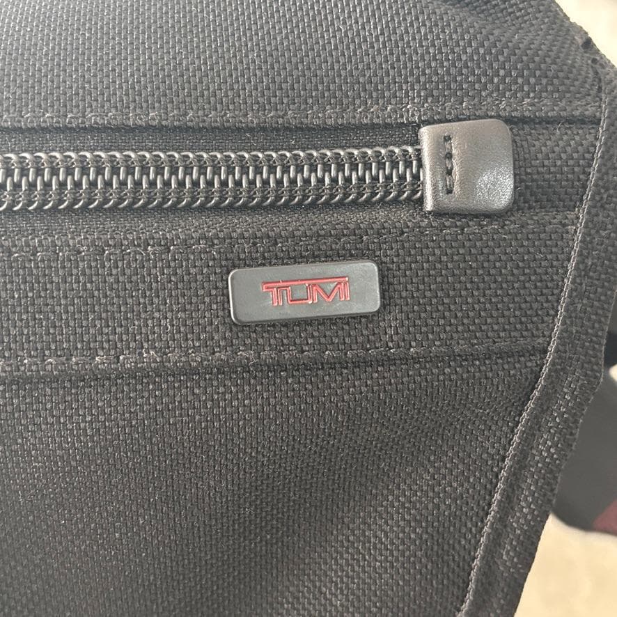 訳あり 希少 TUMI メッセンジャーバッグ ショルダーバッグ ナイロン 黒