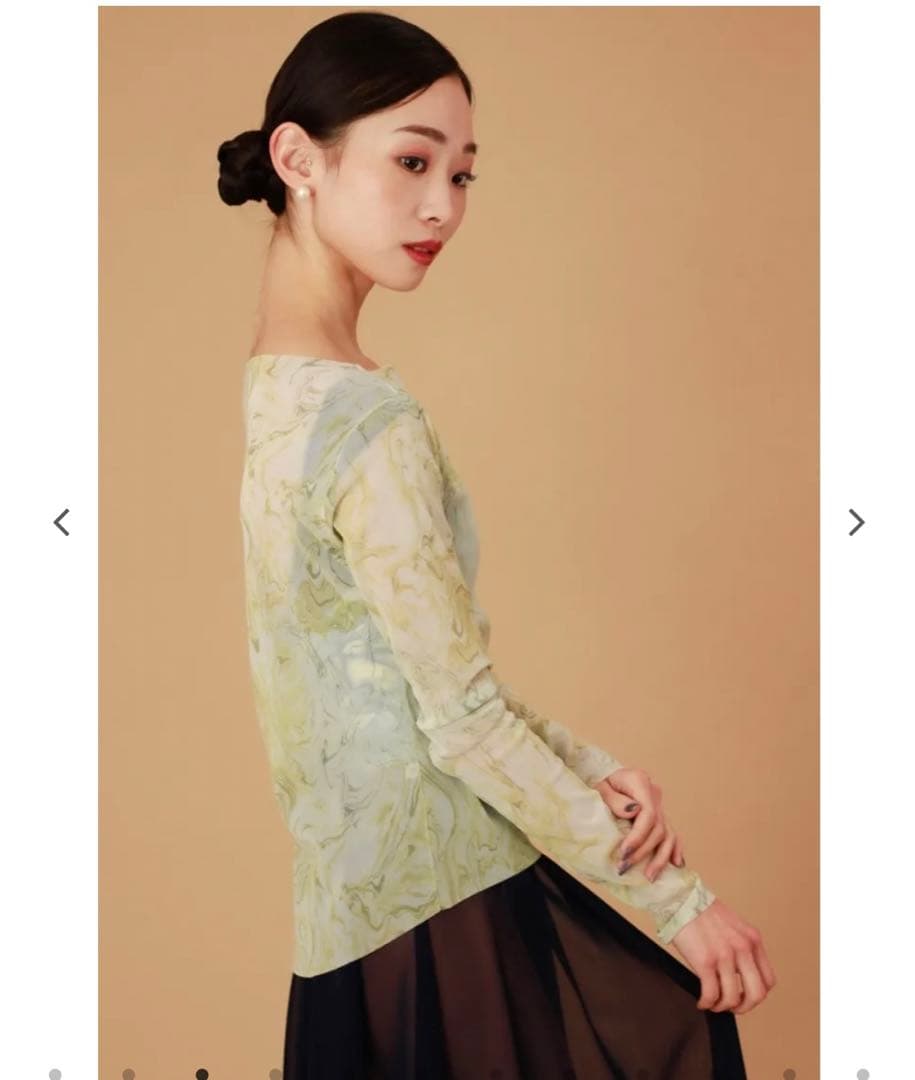 unoa ウノア　Arm foundation flawless