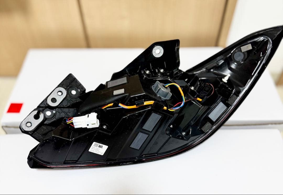 GR86 ZN8 10th Anniversary テールランプ　美品