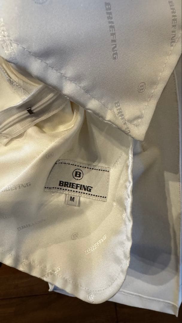 美品 ブリーフィングゴルフ プリーツスカート白　Mサイズ