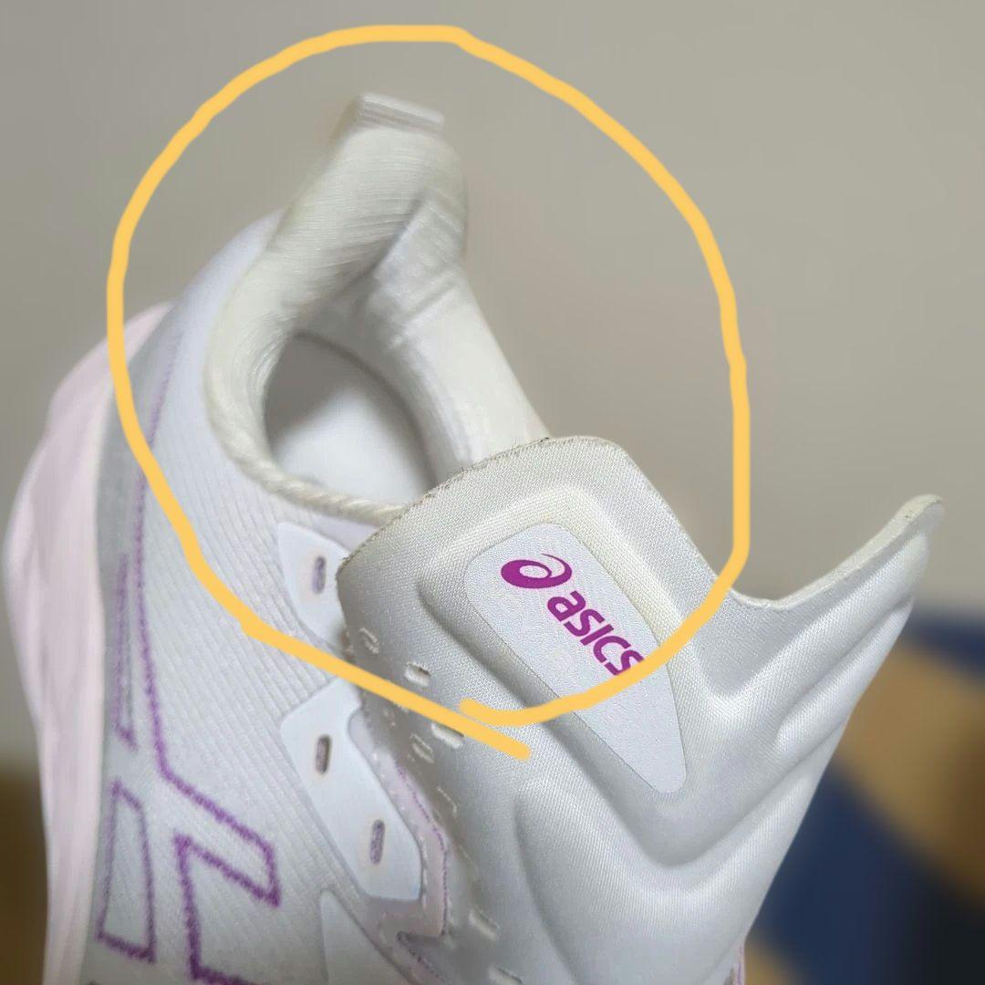 ASICS　NOVABLAST4★ランニングシューズ★レディース★23.5