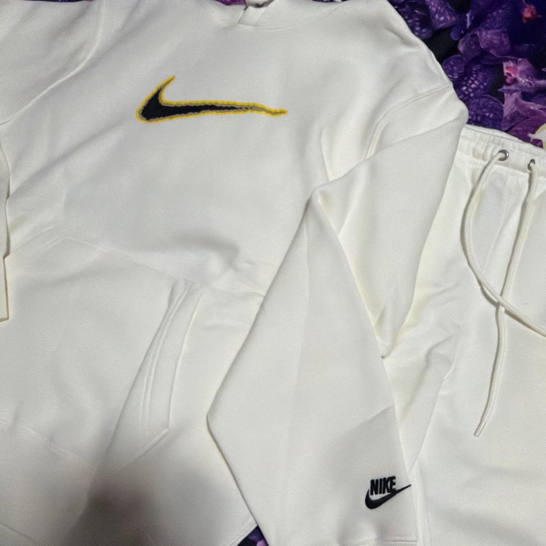【新品タグ付き】Nike♦︎ナイキスエット上下セットアップ♦︎
