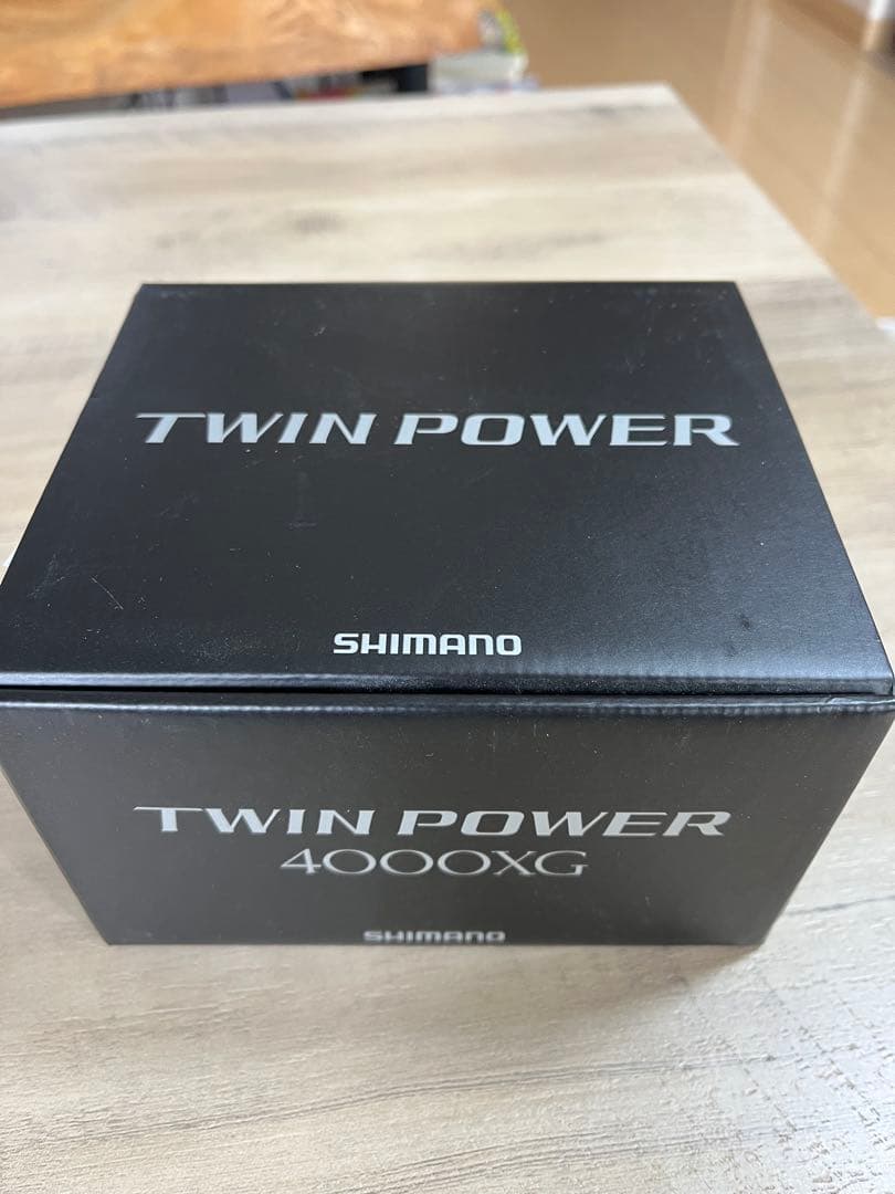 シマノ　shimano 20ツインパワー 4000XG