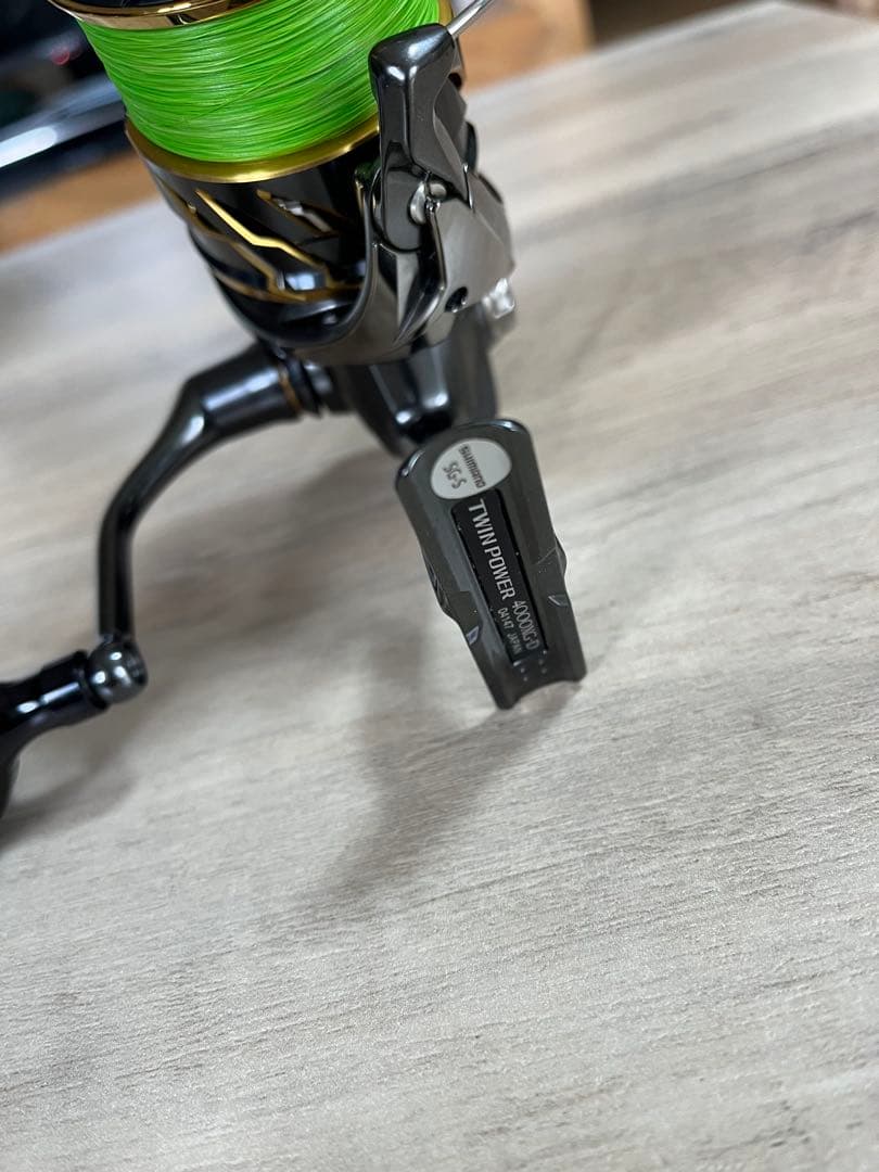 シマノ　shimano 20ツインパワー 4000XG