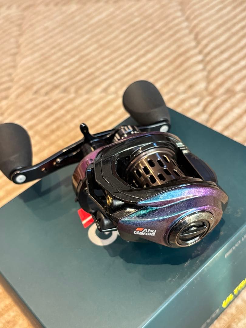 未使用 アブガルシア REVO ULTRACAST BF8 ベイト 右巻き