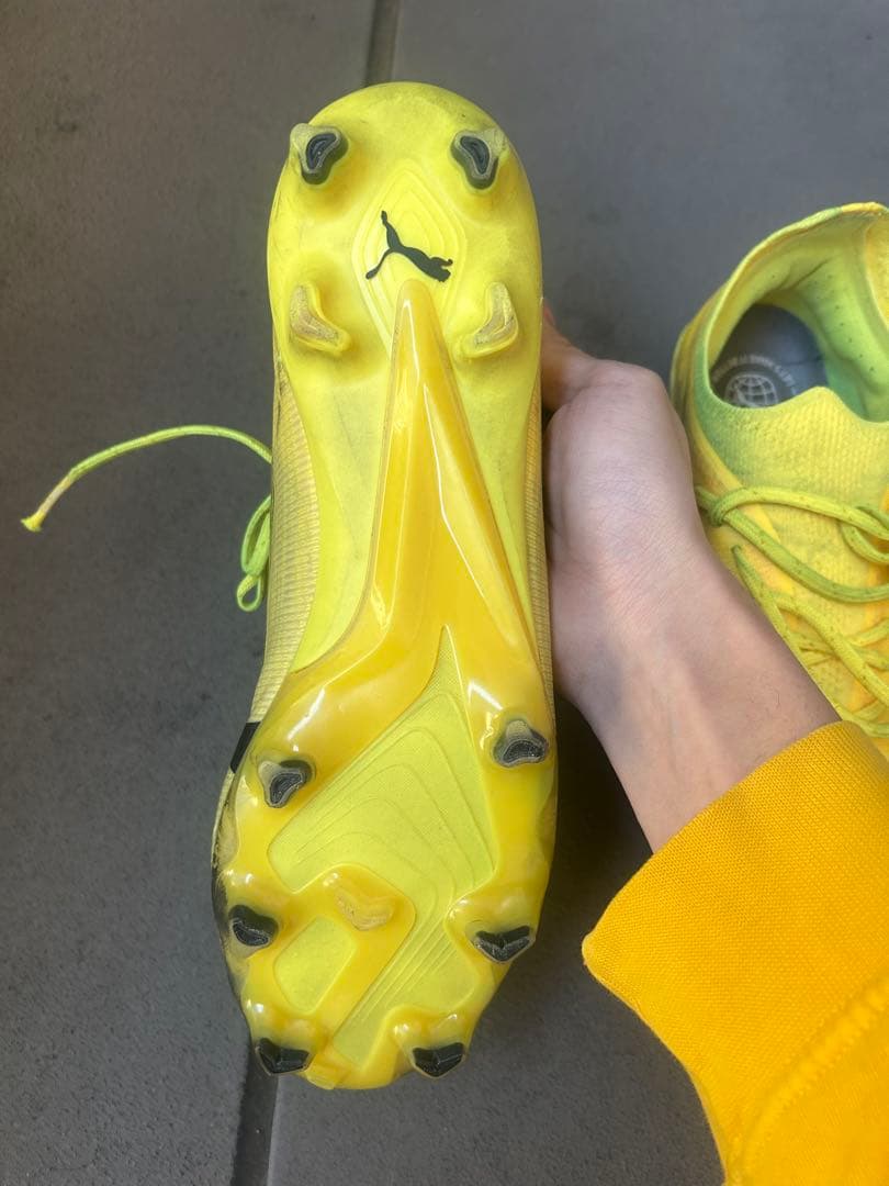 Puma ウルトライエローアルティメットスパイク