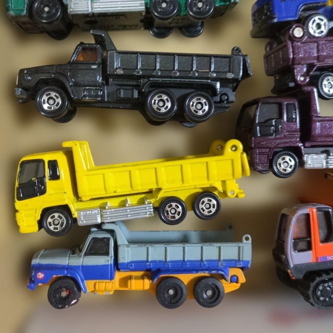 憧れのダンプカー　ミニカー 14台セット　おまけ付き