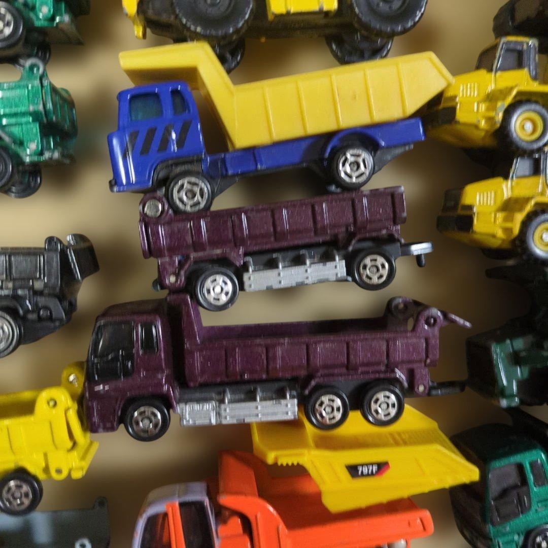 憧れのダンプカー　ミニカー 14台セット　おまけ付き
