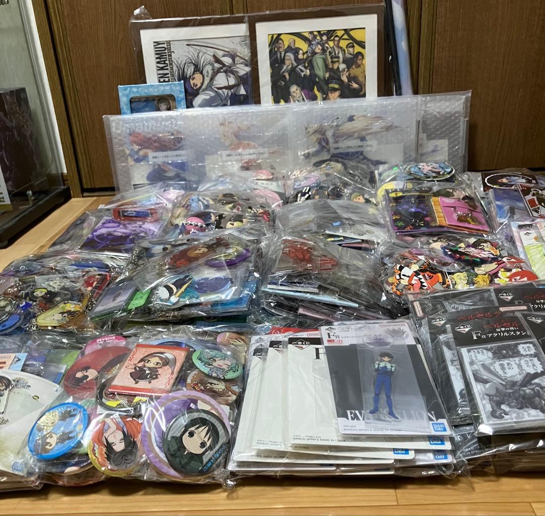 マンガ　アニメグッズ　まとめ売り　アクリルスタンド　缶バッジ　ラバーマスコット