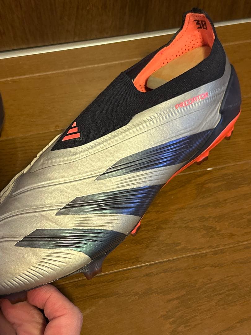 【値下げ】【美品】adidasプレデターELITE レースレス FG