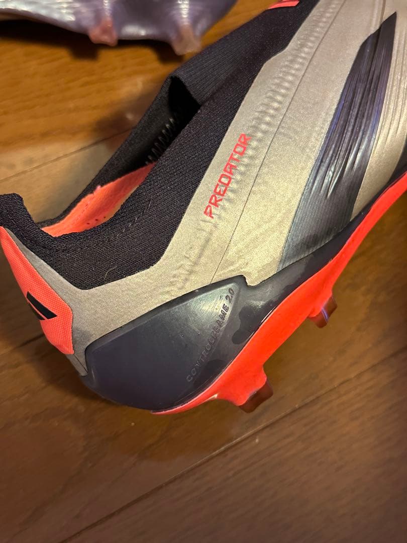 【値下げ】【美品】adidasプレデターELITE レースレス FG