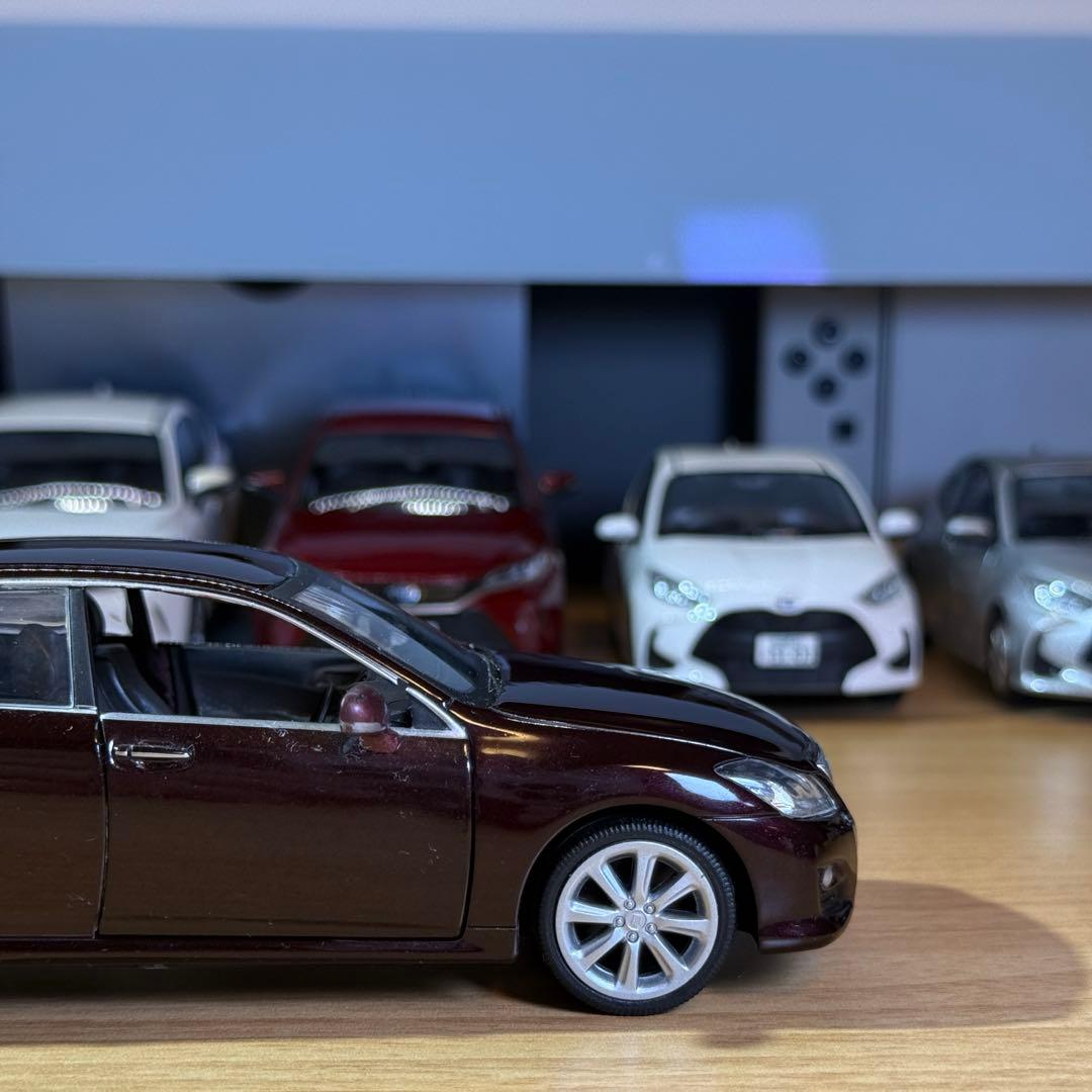 【非売品】トヨタ クラウン 200系 カラーサンプルミニカー 1/30