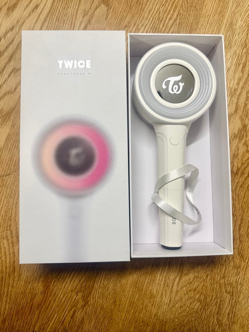 TWICE ペンライト 【一回使用】と写真集　グッズまとめ売り
