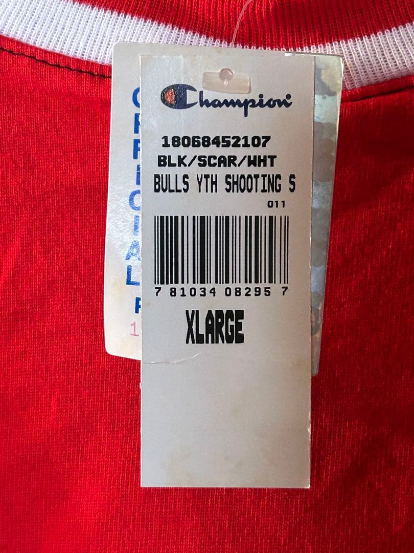 シカゴ・ブルズ Champion Vネック Lサイズ 新品タグ付き　ジャージ