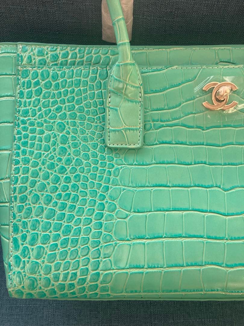 １点　CHANEL トート　ショルダ　バッグ　グリーン　ノベルティ　ゴールド