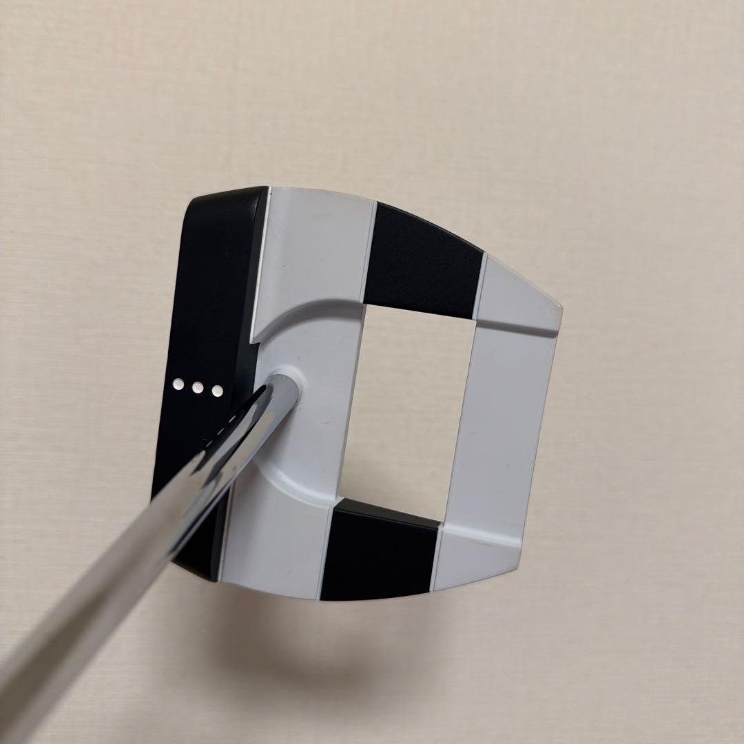 ODYSSEY Square 2 Square Jailbird パター