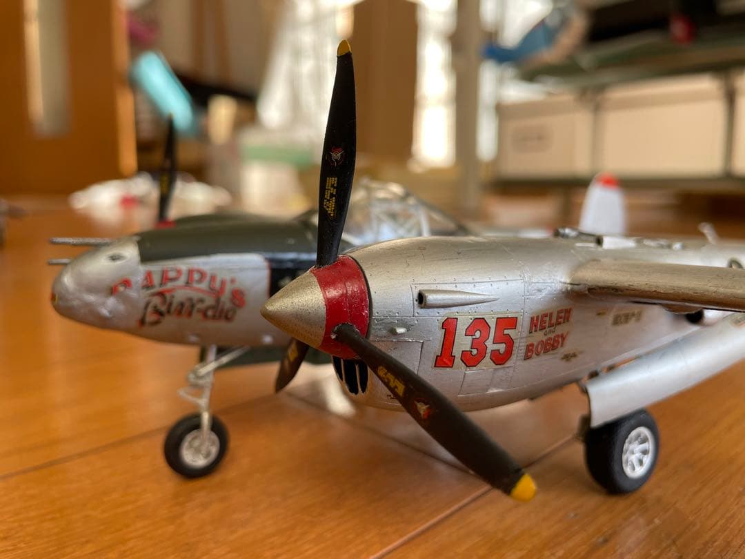 モノグラム1/48 P-38ライトニング アメリカ陸軍重戦闘機 プラモデル完成品